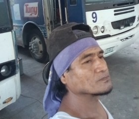 Salomon, 40, Manzanillo