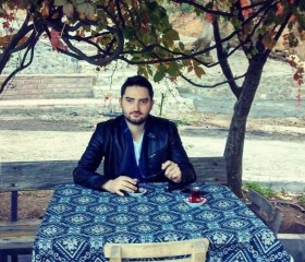 Ömer, 37, Can