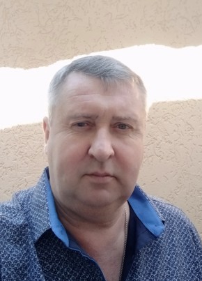 Антон, 62, Россия, Симферополь