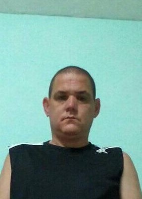 Dennis Días Lore, 48, República de Cuba, La Habana