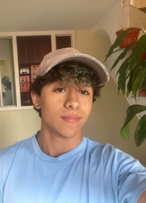 Dilan, 18, República de Colombia, Santafe de Bogotá