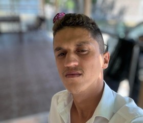 Kjendrim azizi, 29, Vienna