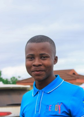 Lindelwa Sibiya, 20, Swaziland, Lobamba