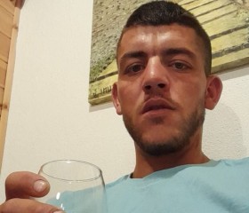 Andi, 26, Gjirokaster