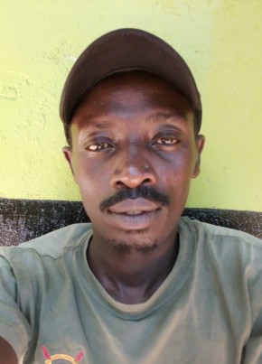 Samuel Ngai из Meru 18 лет