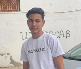 Ayoub, 19, Sfax