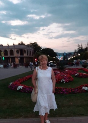 марина, 67, Россия, Ялта