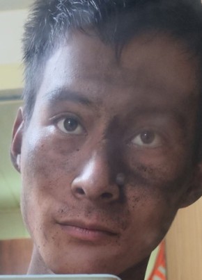 Zhang, 24, 中华人民共和国, 青岛市