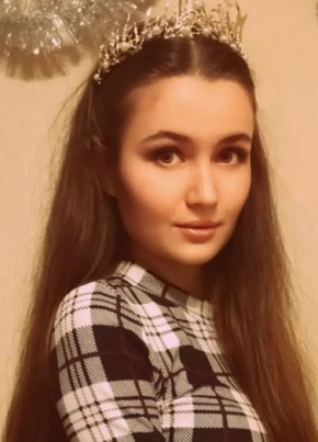 Kris, 22, Russia, Moscow
