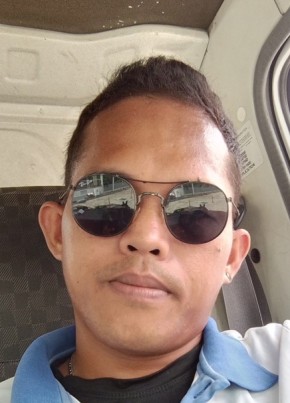Mark Castillo, 28, Pilipinas, Digos