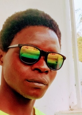 Marah Joseph Bun, 19, Sierra Leone, Kabala