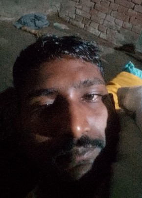 Harchan Prajapat, 35, India, Chandauli