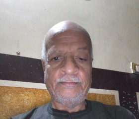 عزوز حامد, 68, Akhmim