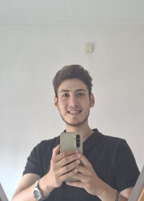 Ahmad из Coevorden 24 года