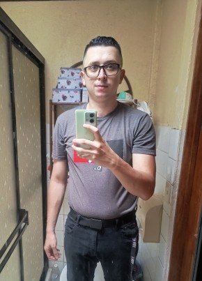Adrian, 29, República de Costa Rica, San José (San José)