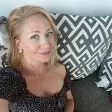 Valeria, 45  , Aventura
