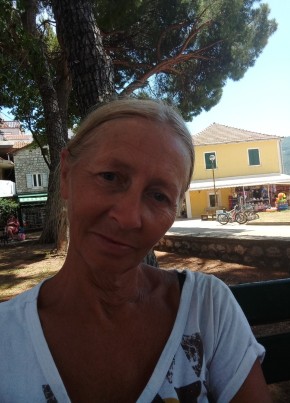 Мила, 66, Україна, Черкаси