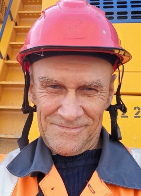 Сергей из Бакала 52 года