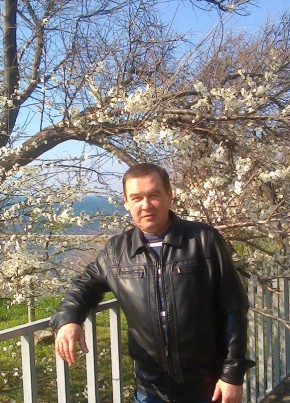 Александр, 60, Россия, Березники
