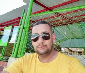 William, 32, Malaga
