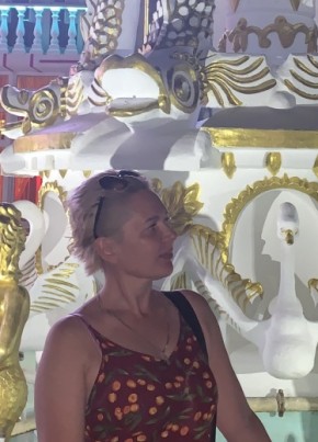 Лариса, 49, Россия, Новороссийск