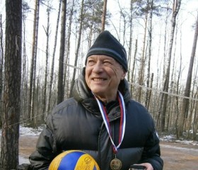 Валерий, 71 год, Санкт-Петербург