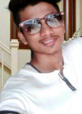 Sabir Hussain, 22, India, Virār