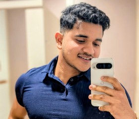 Ren, 27, Newport (Wales)