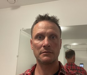 Aleksandr, 43, Edmonton