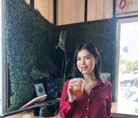 Allie, 29, Franceville