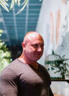 Михаил из Волжского (Волгоградской обл.) 44 года