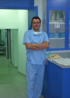 Dr.Onur, 50, Repubblica Italiana, Mola di Bari