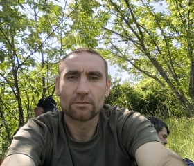 Aleksandr Logvin, 41, Luhansk