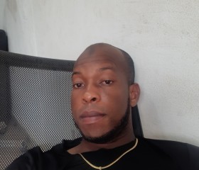 Unknown, 25, Abidjan