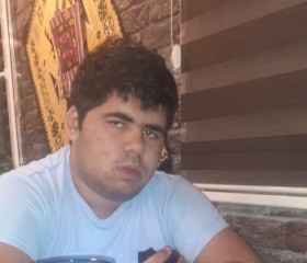 yasin, 18, Baku