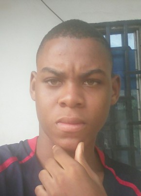 Daniel, 21, Republic of Cameroon, Douala