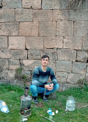 Ferhat, 22, Türkiye Cumhuriyeti, Adapazarı