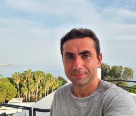 Bo Riss, 25, New York City