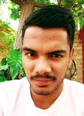 Manoj, 19, India, Pilibangan