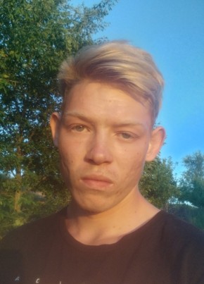 Коля из Воронежа 23 года