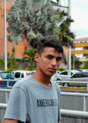 Felipe из Serra 23 года