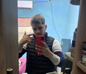 Fer, 21, Asuncion