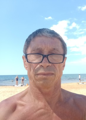 Roma, 59, Russia, Feodosiya