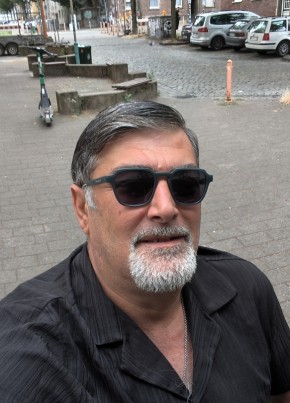 nodar из Düsseldorf 52 года