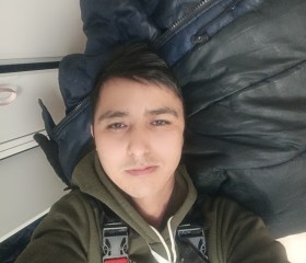 Azamat Muminov, 18, Lobnya