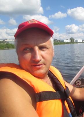 Alex, 56, Россия, Череповец