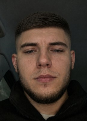 Артем из Тюмени 23 года