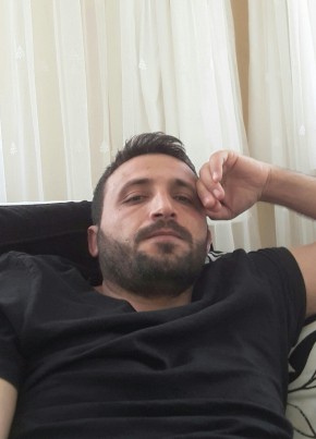 Sezer, 40, Türkiye Cumhuriyeti, İstanbul