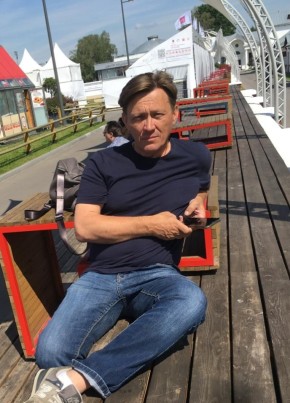 Максим из Москвы 48 лет