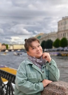 Анастасия из Саратова 42 года